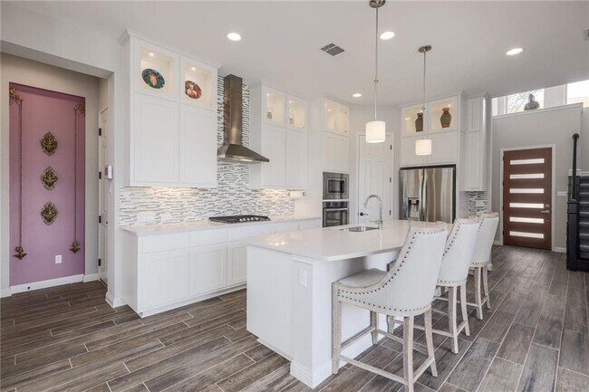 Foto del edificio - 801 Ashley Rose Ln W