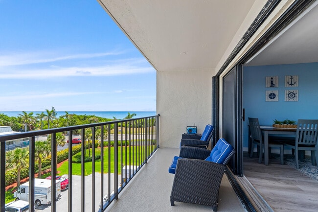 Building Photo - 801 S Ocean Dr