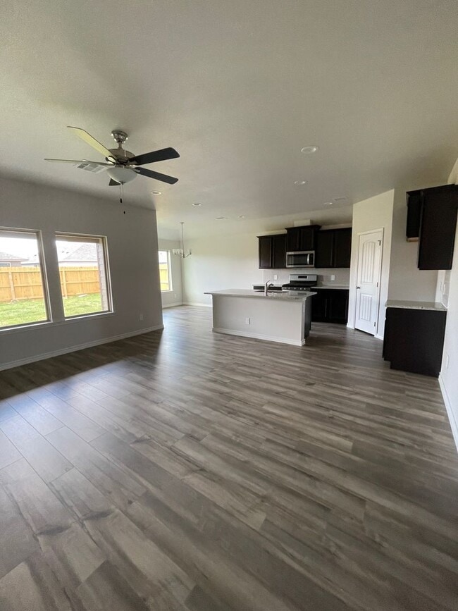 Building Photo - For Rent Holiday Special!