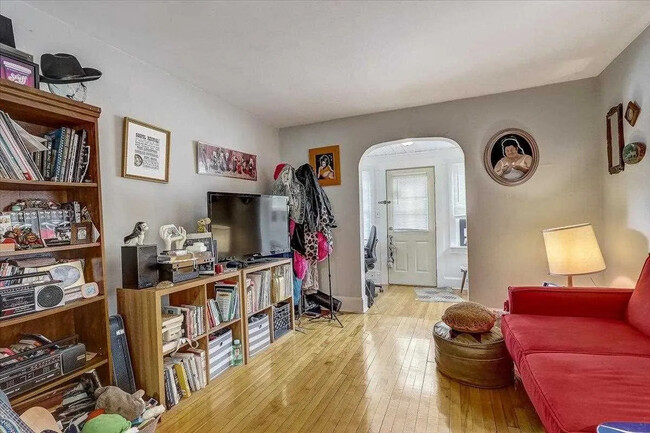 Living Room View 2 - 2210 Winnebago St