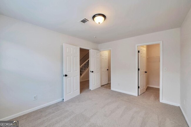 Building Photo - 6338 Hickory Ln Cir