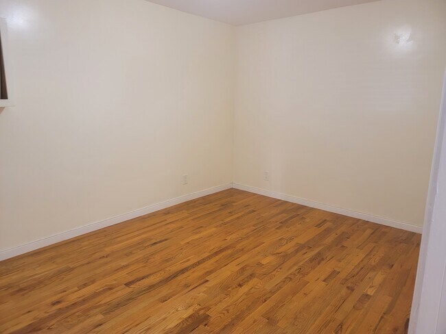 BEDROOM - 2818 Brookhaven Ave