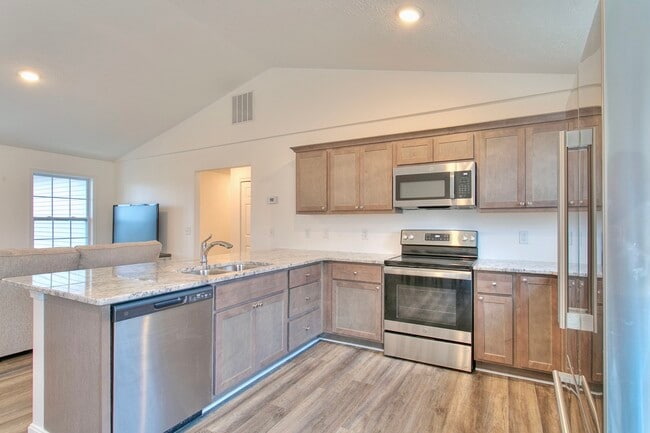 Building Photo - 120 Cheyenne Dr