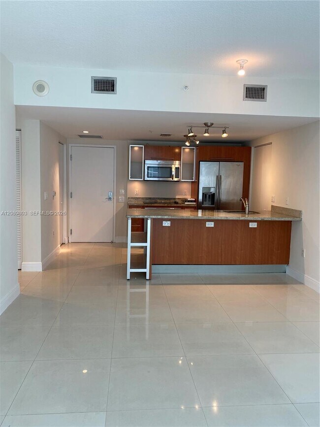 Foto del edificio - 185 SW 7th St