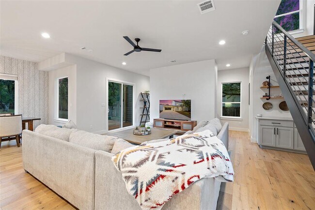 Foto del edificio - 22218 Briarcliff Dr