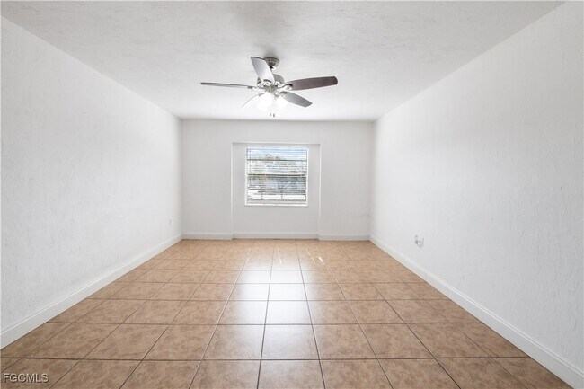 Foto del edificio - 12630 Kenwood Ln