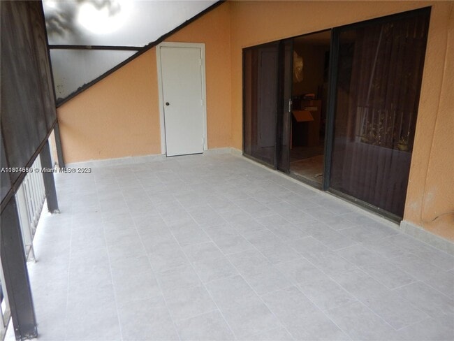 Building Photo - 430 Commodore Dr