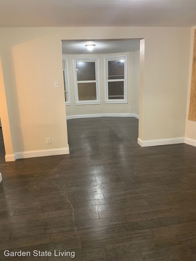 Foto del edificio - 5 br, 2 bath House - 75 S Munn Ave
