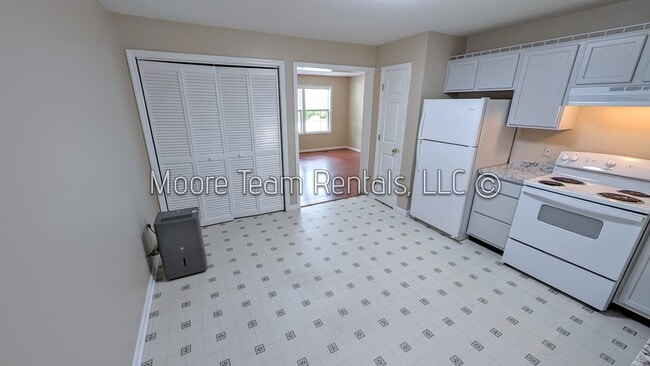 Building Photo - 1103 Maple St