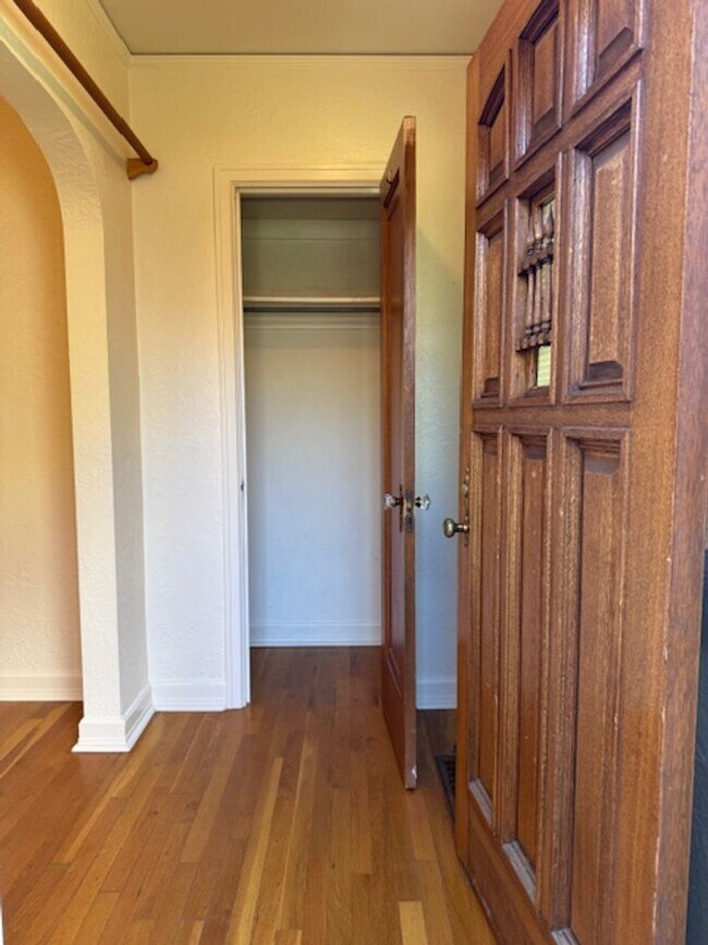 Foto del edificio - House For Lease