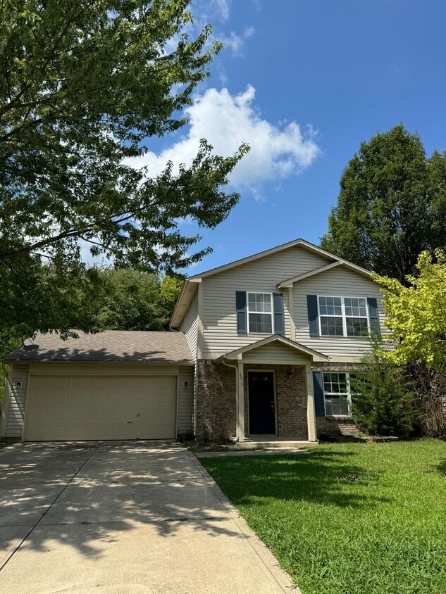 Building Photo - 4070 FairOaks Dr