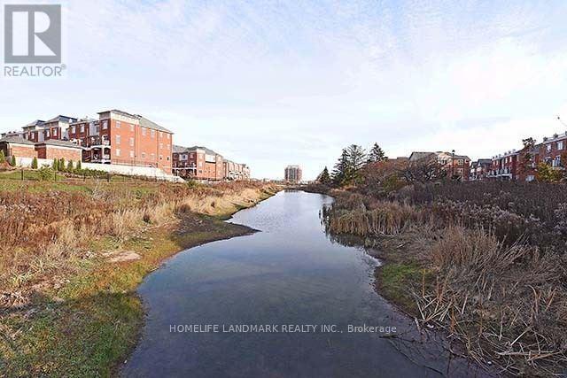 Photo du bâtiment - 2496 Post Rd