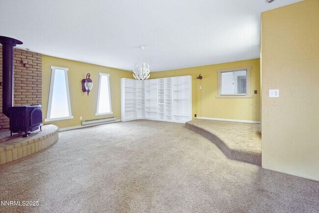 Foto del edificio - For Rent in 89503 – Chill Vibes & Prime Lo...