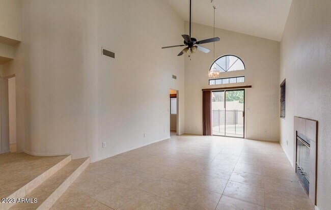Building Photo - 10351 E Sharon Dr