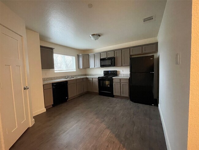 Foto del edificio - 21155 Gosling Rd