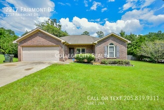 Building Photo - 2217 Fairmont Dr