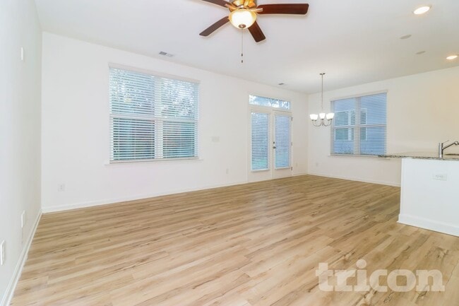 Foto del interior - Tricon Rosemary Park