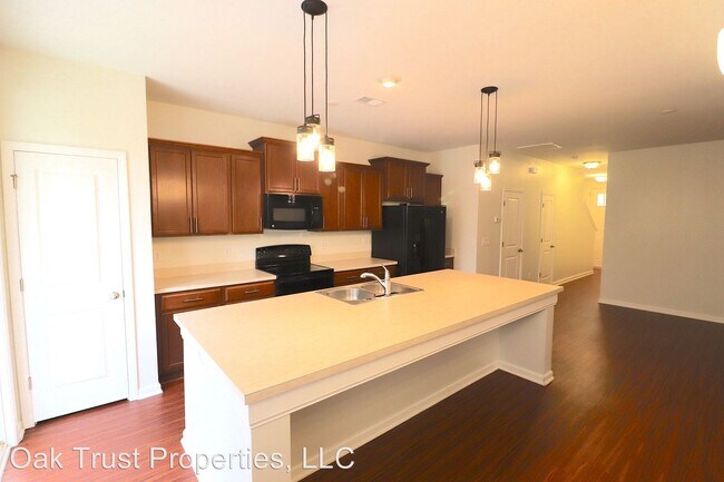Building Photo - 3 br, 2.5 bath House - 4953 Hay Bale Court