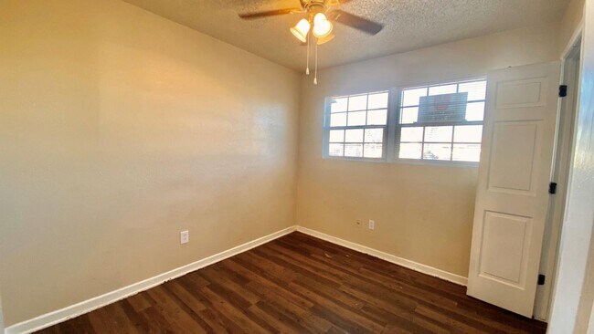 Foto del edificio - $0 First Month's Rent / $0 Deposit at Move-in