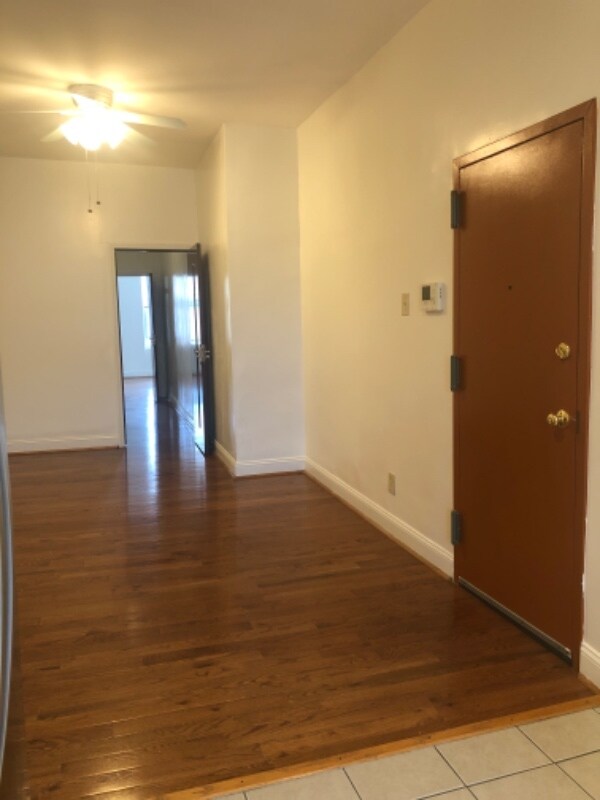 Building Photo - 18-18 Centre St