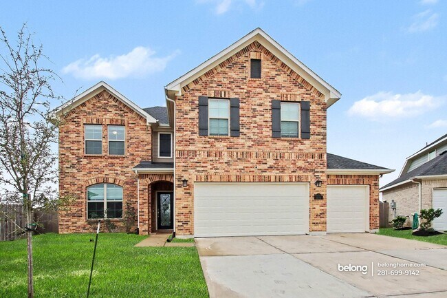 Building Photo - 8114 Royal Palm Ct