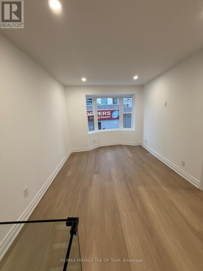 Photo du bâtiment - 54 Vaughan Rd