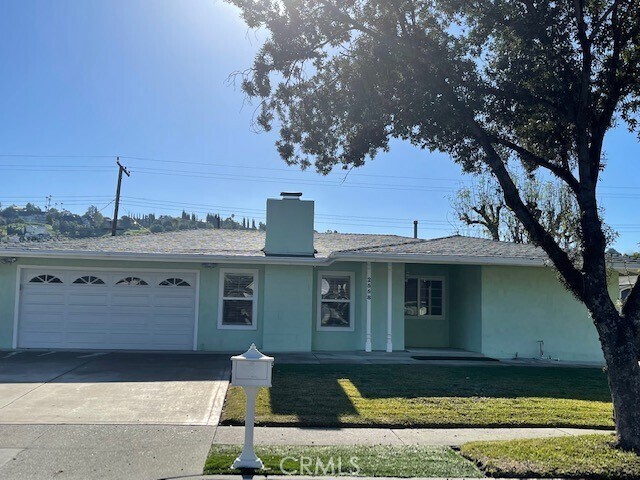 Primary Photo - 2558 Castle Rock Rd