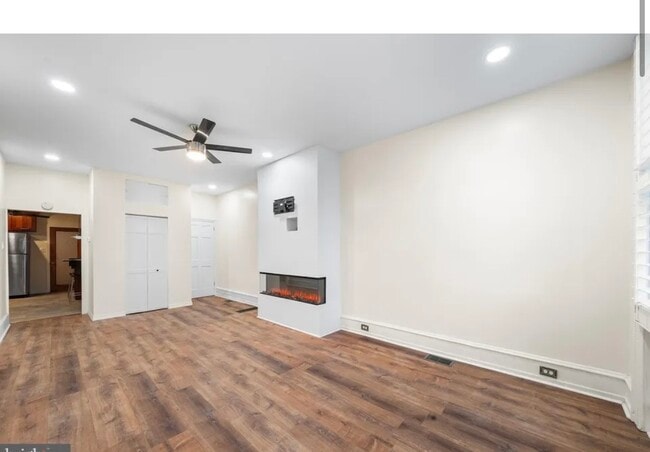 living room - 1114 Snyder Ave