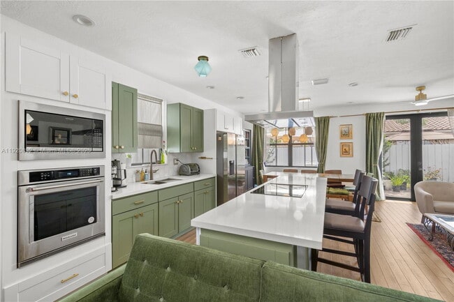 Foto del edificio - 1023 NW 100th Ave