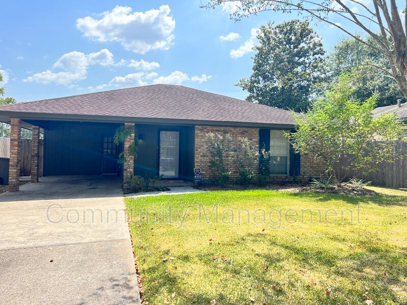 Primary Photo - 8332 Justin Ave