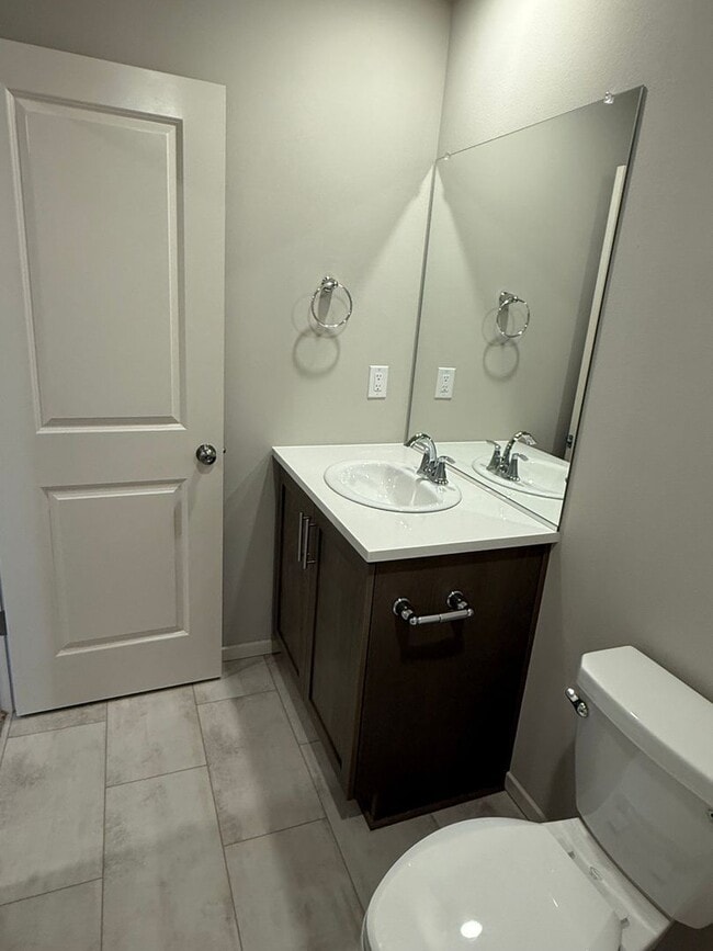 Foto del edificio - BRAND NEW HOME!! Be the first to live here! Great Locations! Spacious 3 bedroom Townhome! Neighbo...