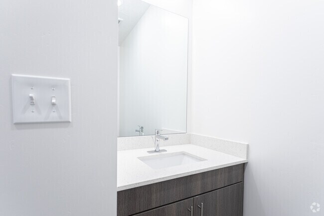 3 habitaciones, 2 baños - 110 m² - Baño principal - River Meadows Apartments