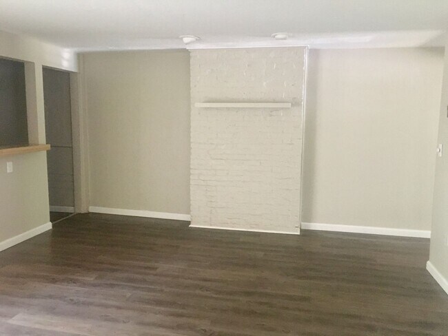 Foto del edificio - *** Beautiful & Updated Apartment in Mt. Washington * 1 Block to Grandview Ave * Pet Friendly * A...