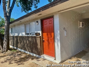Building Photo - 813 John Adams Dr