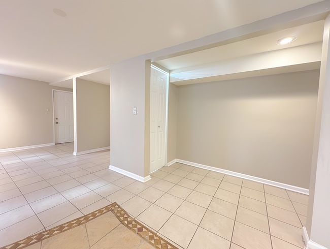 Building Photo - 125 S Leavitt St