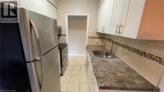 Building Photo - 326 Hunter St E