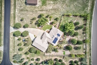 Building Photo - 11395 Calgary Rd