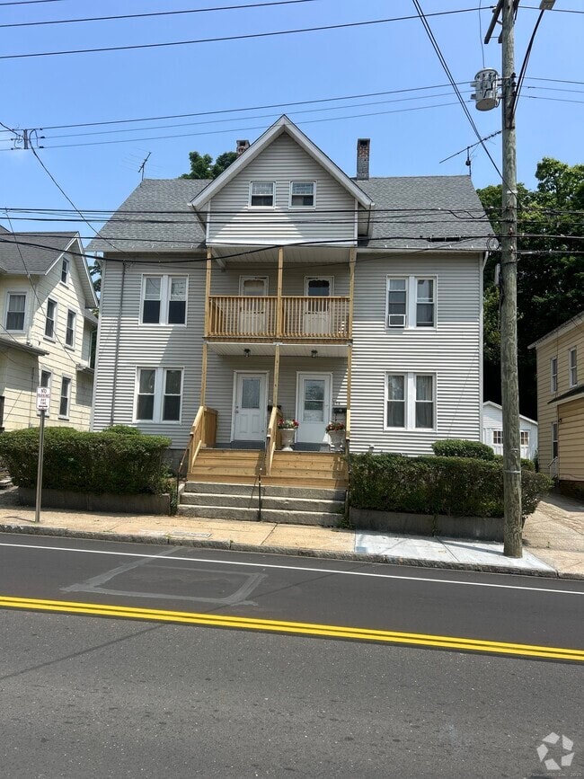 Building Photo - 156 N Main St