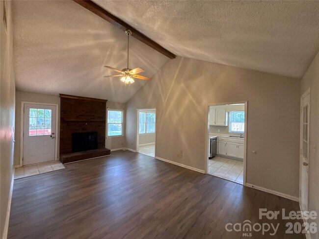 Foto del edificio - 7638 Campbell Creek Ln
