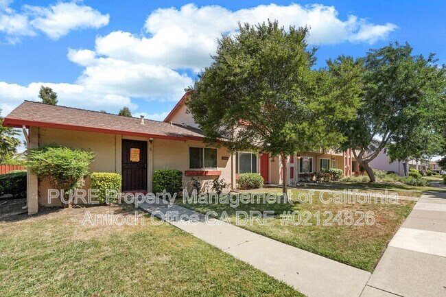 Photo - 1894 Lynwood Dr House