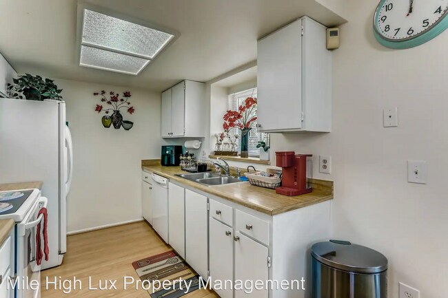 Foto del edificio - 3 br, 1.5 bath House - 99 Moline St