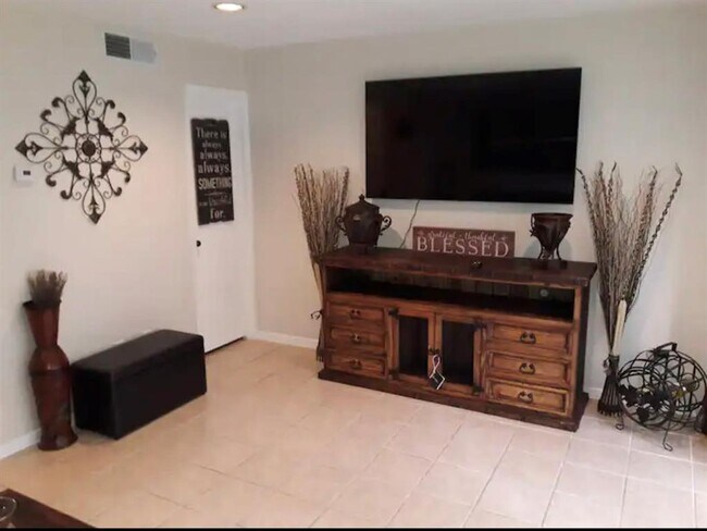 Foto del edificio - 12900 Walden Rd