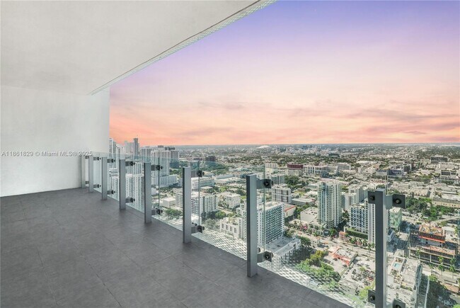 Foto del edificio - 700 NE 26th Terrace