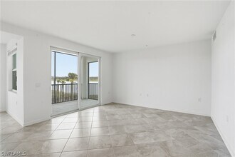 Building Photo - 15345 Grn Acrs Ave