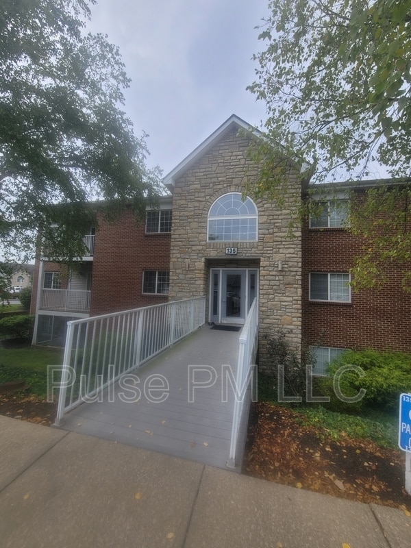 Building Photo - 135 Dale Hollow Dr
