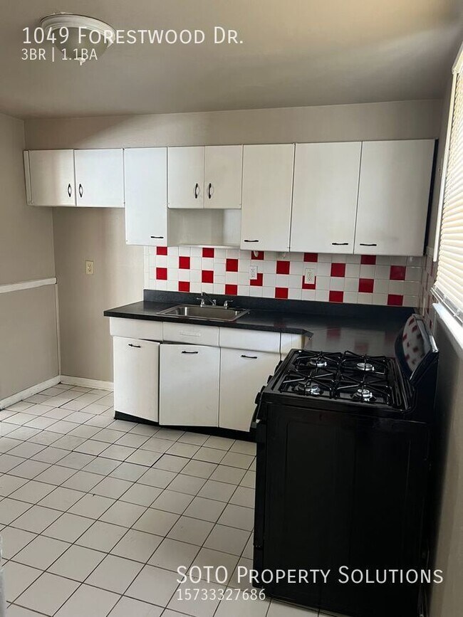 Foto del edificio - Charming 3-bedroom, 1.5-bathroom home loca...