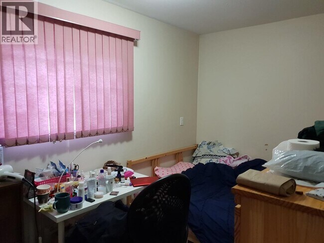 Photo du bâtiment - 33XX Wellington Ave