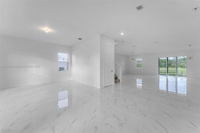 Foto del edificio - 4336 SW 122nd Ter