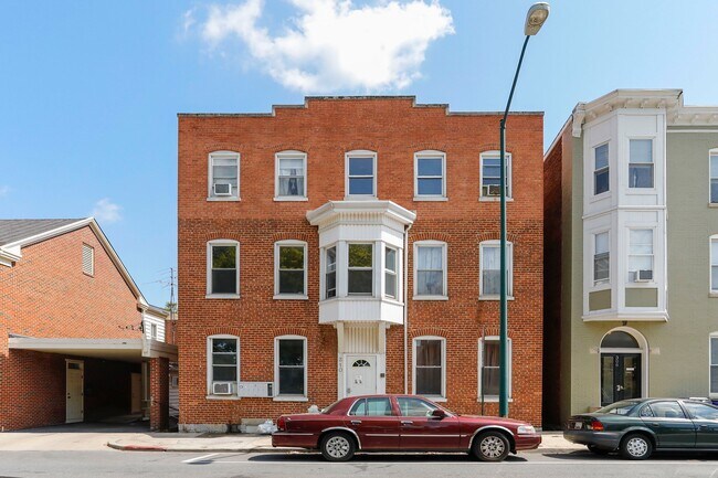 Building Photo - 310 N Potomac St