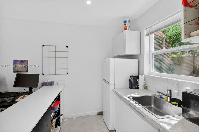 Foto del edificio - 3676 Oak Ave